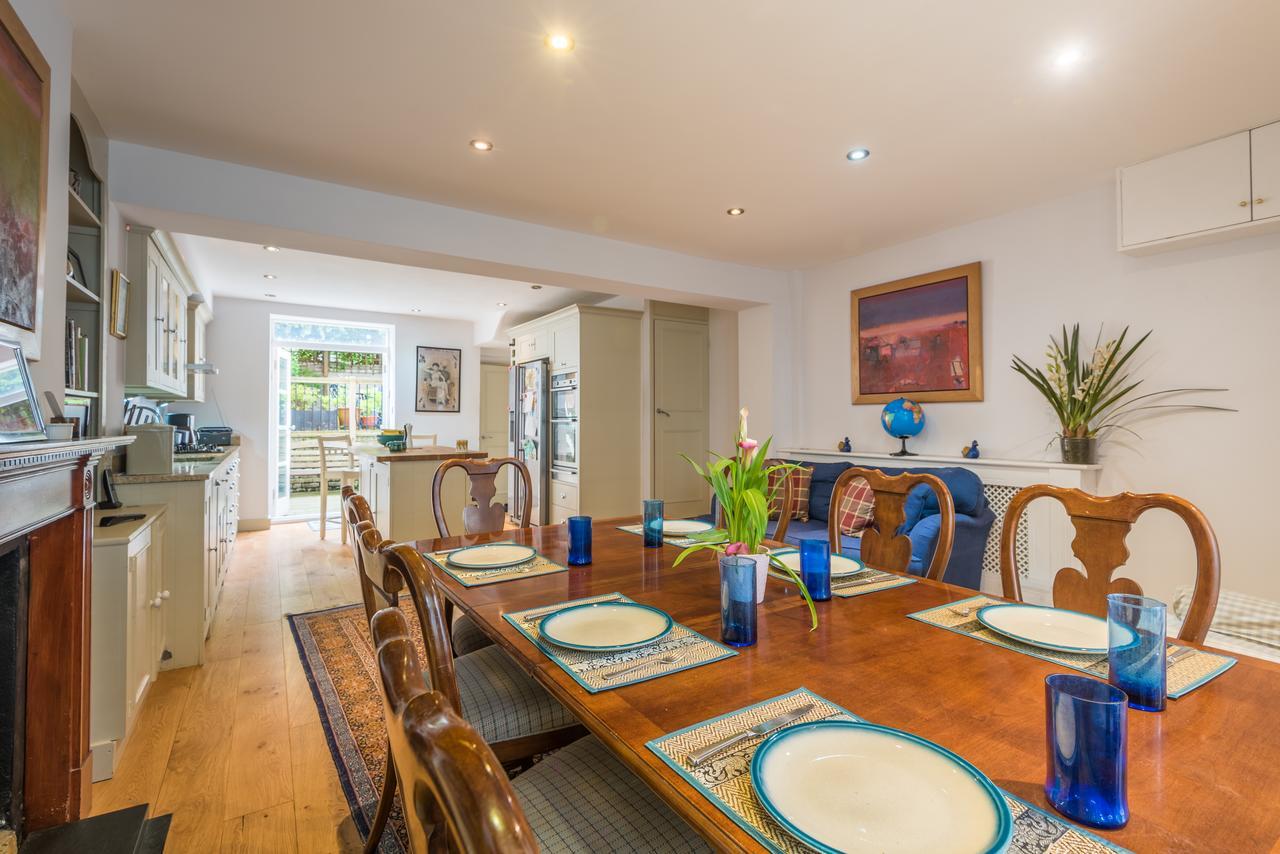 Large Family In Fulham * Londen
